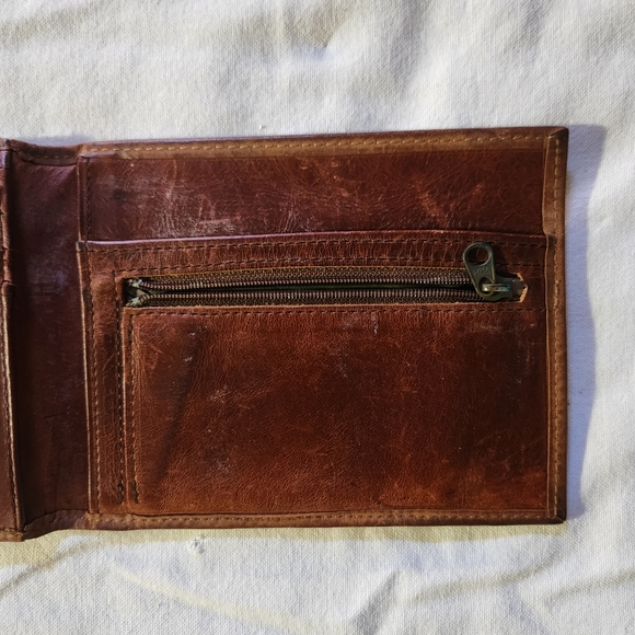 Vintage brown leather Timberland wallet bag.  Excellent weathered condition. - Picture 4 of 9